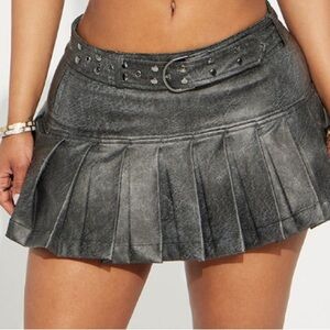 Stylish Gray Feaux Leather Pleated Skirt